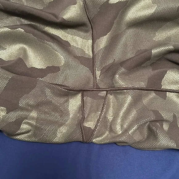 OFFLINE by Aerie Real Me High Waisted Camo Legging Olive Daze. Size L - Picture 5 of 6